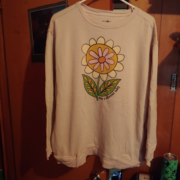 HP •Natural Life • Cute VSCO Women's Tan Crewneck Daisy Pocket Sweatshirt Medium - Picture 10 of 16